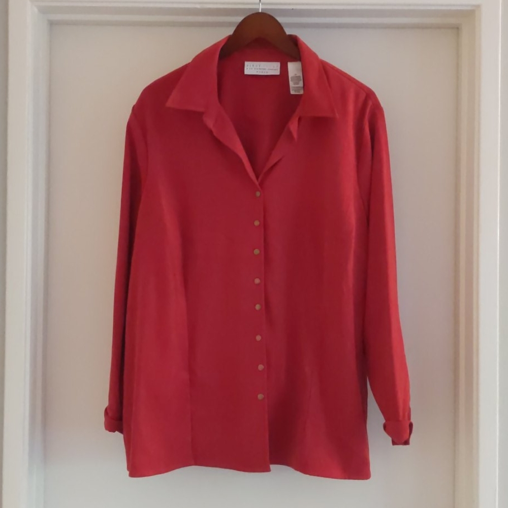 ♻️DONATED♻️ Microfiber Shirt w/ Snap Closures 2x